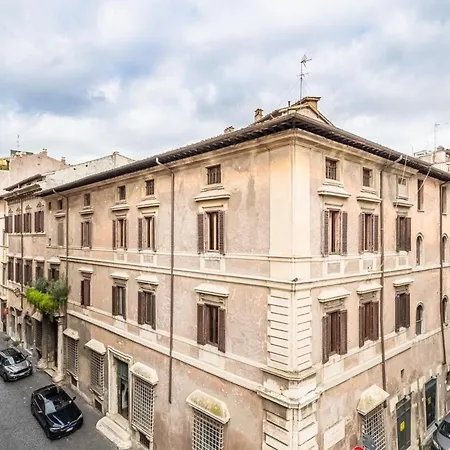 Casa Giulia, A Burghesius Διαμέρισμα *